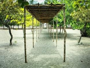 San Narciso Crystal Beach Resort מראה חיצוני תמונה